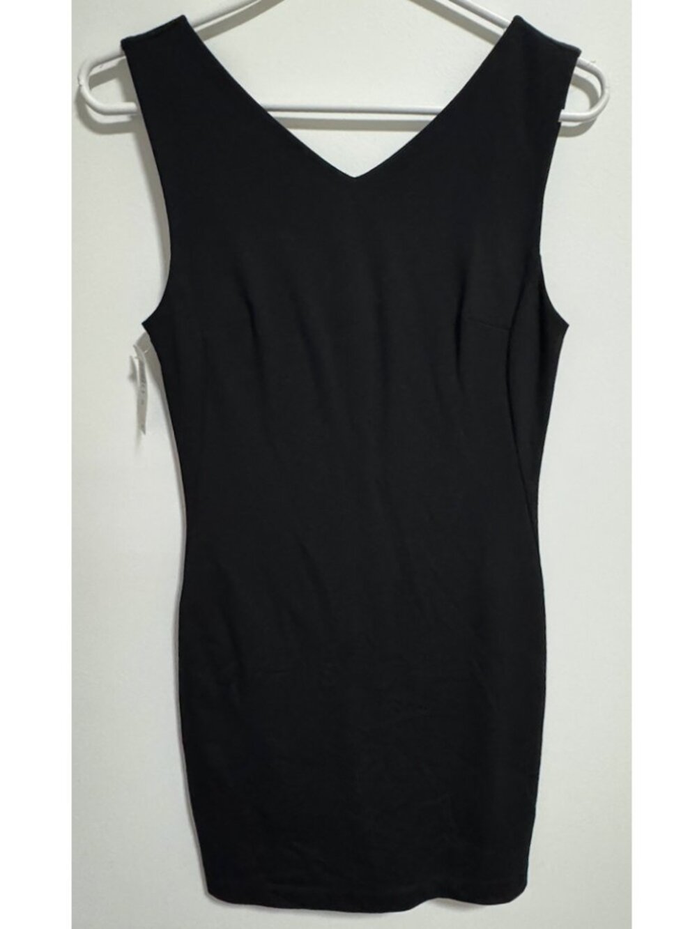 NWT Aritzia Babaton Louis Black V-Neck Mini Dress Size 4